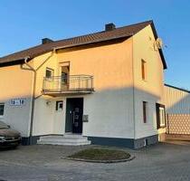 Büro- o. PraxisHaus in Halsenbach zu vermieten. Ideale Lage !
