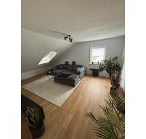 3 Zimmer Dachgeschoss - 950,00 EUR Kaltmiete, ca.  81,00 m² in Erlensee (PLZ: 63526)