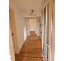 Dachgeschosswohnung 2 Zimmer, Wohnküche, Bad - Schwalbach