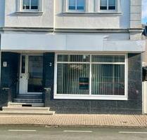 Vielseitig nutzbares Büro mit Schaufenster in zentraler Lage von Neheim zu vermieten - Arnsberg Rusch