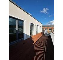 Attraktive 2-Zimmer-Wohnung mit lichtdurchfluteten Räumen, großzügiger 180°-Terrasse - Berlin Treptow-Köpenick