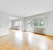 Oberzent Beerfelden: Großzügige und helle 4 Zimmer-Wohnung mit Balkon!