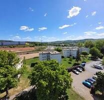 MIT FERNBLICK!!! Angenehme 3- Zimmerwohnung mit Balkon und Fahrstuhl in Bad Hersfeld