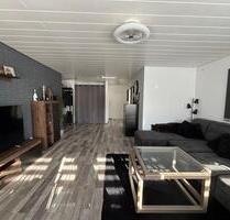 Hochwertige, helle 3-Zimmer-DG-Wohnung mit Balkon & Tiefgarage - Schwaikheim