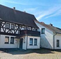 WIESBADEN, Bauernhof mit 2 Fam.Haus und ausbaubarer Scheune