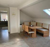 Moderne 2,5-Zimmer-Dachgeschosswohnung mit eigenem Eingang - Kirchheim unter Teck
