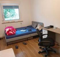 WG Wohnung 2 ZIMMER WOHNUNG - 490,00 EUR Kaltmiete, ca.  60,00 m² in Frankfurt am Main (PLZ: 60439) Nord-West