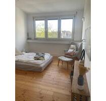 Sehr schöne 1,5-Zimmer-Altbauwohnung mit EBK in Wiesbaden