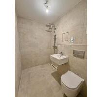 Frisch saniert - ebenerdige Dusche, Einbauküche, Erdgeschoss- sof - Limbach-Oberfrohna