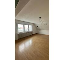 Schöne 2,5-Zimmer-Dachgeschosswohnung mit Dachterrasse und EBK in - Bielefeld Mitte
