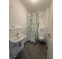 **Erdgeschoss** - Neu sanierte 2-Zimmer-Wohnung – Erstbezug nach Rundum-Erneuerung - Kamp-Lintfort
