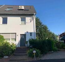 Familienfreundliche, modernisierte Doppelhaushälfte - Siegburg