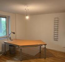 Möblierter Büroraum ca. 15m2 im Souterrain - ideal für Freelancer - Hamburg Eppendorf