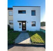 Reiheneckhaus - 1.350,00 EUR Kaltmiete, ca.  110,00 m² in Obersulm (PLZ: 74182)