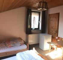 Zimmer zu vermieten - 400,00 EUR Kaltmiete, in Oberaurach (PLZ: 97514)