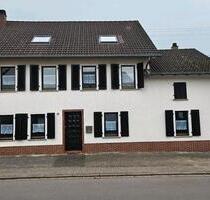 Schmelz Hüttersdorf EFH ca. 160qm Wfl 8 Zimmer Garten Balkon