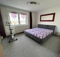 Nachmieter ab 01.12 für 3-Zi-Whg mit Balkon ( 69m2)+- Möbel) - Riesa Neuweida