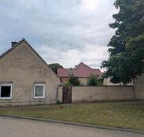 Haus mit Nebengebäude und Grundstück in Detershagen - 45.000€ VB - Burg