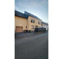 Einfamilienhaus zu vermieten - 950,00 EUR Kaltmiete, in Ötzingen (PLZ: 56244)