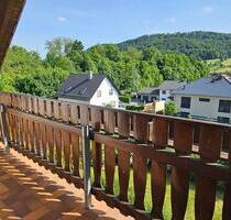 Wohnen mit Ausblick - Dachgeschosswohnung mit großem Balkon in Lengenfeld unterm Stein - Anrode