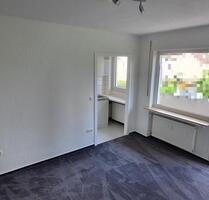 Schöne gepflegte Single-Wohnung mit Balkon und Singelküche - Frankfurt am Main Unterliederbach