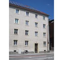 Zentral gelegene 2-Zimmer-Wohnung - für Sie renoviert! - Rosenheim Innenstadt