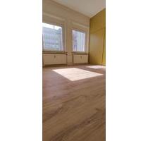 Riesige 4 - 6 Zimmer-Wohnung in Bestlage mit 2 Einbauküchen, Terrasse und Gewerbeoption - Bremerhaven Mitte