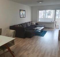 Zentrale 3 Zimmerwohnung mit großer Terrasse und Einbauküche - Stuttgart Bad Cannstatt