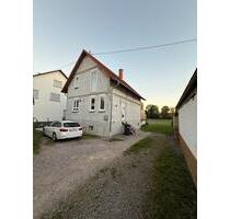 Einfamilienhaus mit Großem Garten und 2 Stellplätze - Essingen