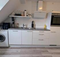 Zentrale 2-Zimmer-DG-Wohnung mit Wohnküche Nähe Holstenstraße - Kiel