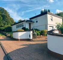 Großzügiges Einfamilienhaus mit großem Garten - Ruppichteroth