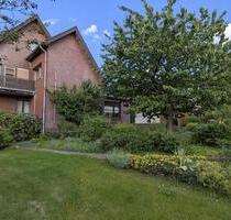 Zweifamilienhaus mit großem Garten (provisionsfrei) - Detmold Hiddesen