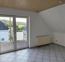 Große Maisonette-Wohnung mit Balkon und Ausblick ins Grüne - Wilnsdorf