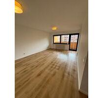 Erstbezug nach Sanierung mit Balkon und EBK: Exklusive 2-Zimmer-W - Mannheim Neckarstadt-Ost