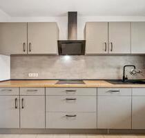Vollständig renovierte freistehende 3-Zi. Wohnung mit Balkon+EBK - Mannheim Rheinau