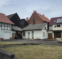 Einfamilienhaus mit Nebengebäuden - Heringen (Werra)