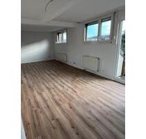 Kernsanierte 4,5-Zimmer-Wohnung mit Balkon, Bezugfertig - Lüdenscheid