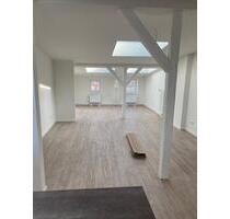 Helle Altbau-Dachgeschosswohnung - Lübeck Sankt Lorenz Nord