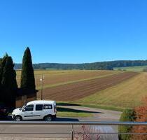 4,5-Zimmer-Wohnung am Feldrand - 1.500,00&nbsp;EUR Kaltmiete, ca.&nbsp; 94,00&nbsp;m&sup2; in Schönaich (PLZ: 71101)