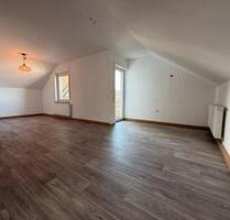 Helle 4-Zimmer-Wohnung mit Balkon - Buttenwiesen