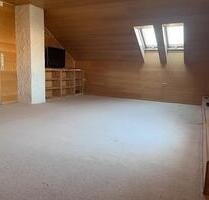 1-2 ZKB DACHGESCHOSSWOHNUNG - 450,00 EUR Kaltmiete, ca.  43,00 m² in Lohfelden (PLZ: 34253)