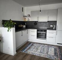 Asperg: Schöne, moderne Wohnung (2 Zimmer) mit Sonnenbalkon