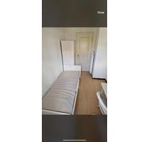 Kuscheliges WG Zimmer in Stuttgart mit eigenem Balkon - Scheer