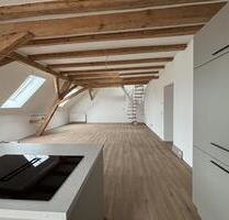 Stilvolle Galeriewohnung mit Charme - Offene Galerie, freigelegter Dachstuhl, Holzboden - Tuttlingen