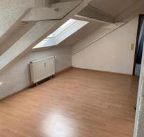 Schöne Dachgeschosswohnung im Altbau mit Balkon - Neunkirchen