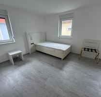 Top-WG in Regensburg: Kernsanierte Zimmer mit Wintergarten, Balko