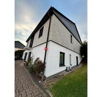 Großzügiges Einfamilienhaus mit Einliegerwohnung. Ohne Provision - Gummersbach Berstig Süd