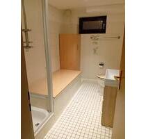 Biete schöne, ruhige, renovierte Wohnung zentral in Bad Meinberg - Horn-Bad Meinberg