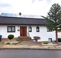 freistehendes Einfamilienhaus mit Einliegerwohnung in Saarbrücken