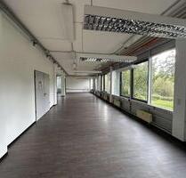 251m² Büro- und Serviceflächen im Dienstleistungsgebäude - Ettlingen